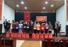 Đoàn công tác của Huyện uỷ, HĐND, UBND, UBMTTQ huyện Vĩnh Lộc thăm và tặng quà cho đối tượng người có công, gia đình chính sách, hộ nghèo, hộ cận nghèo xã Vĩnh Long